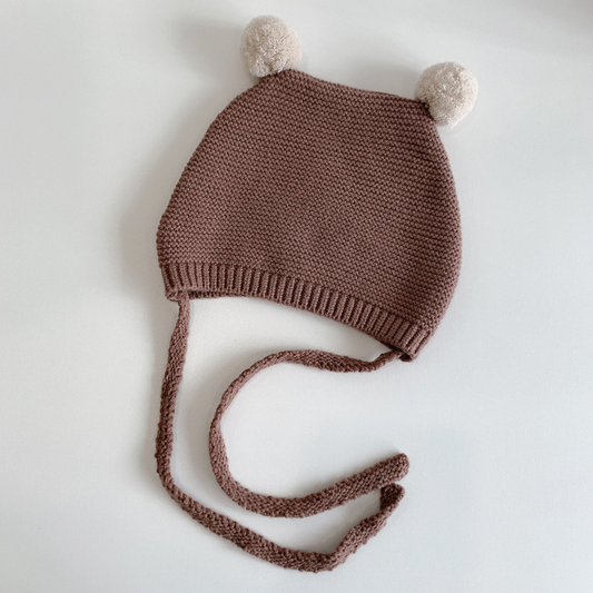 Gorrito con pompones